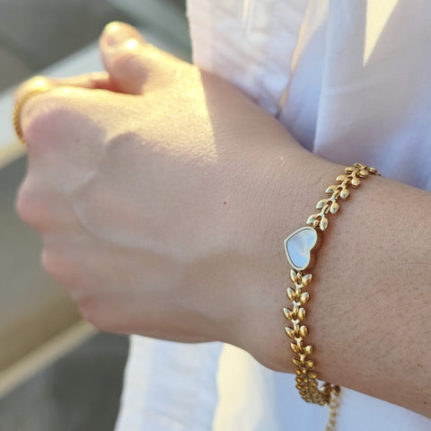 Shell Heart Bracelet