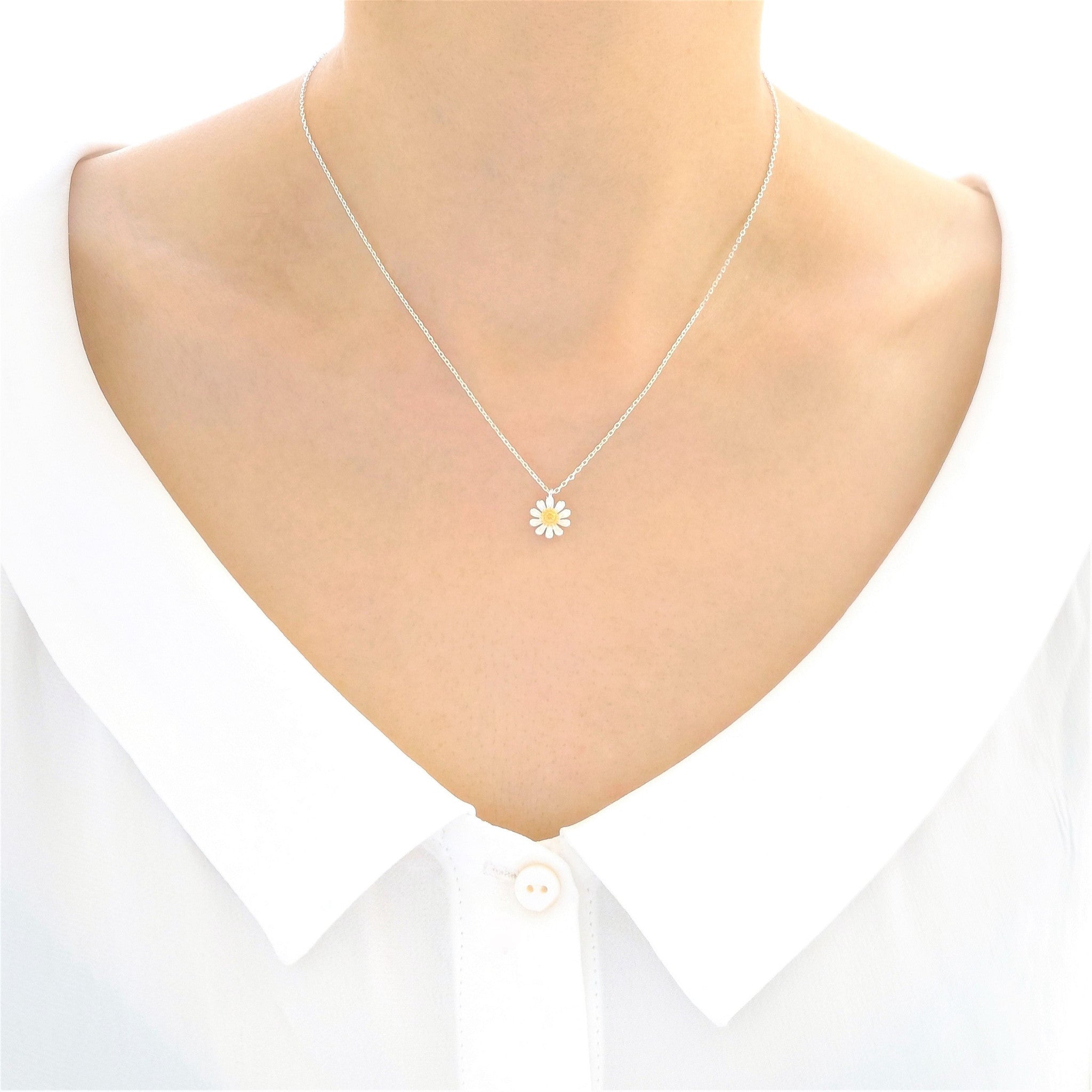 Sterling Silver Daisy Necklace