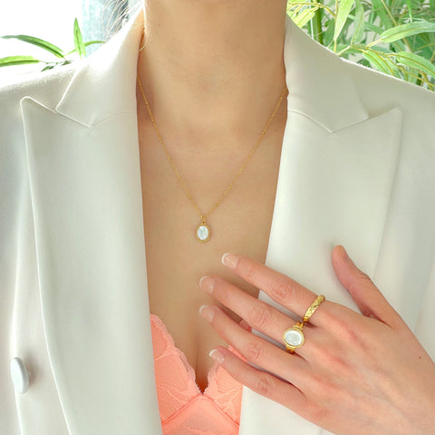 Retro Classic White Shell Necklace